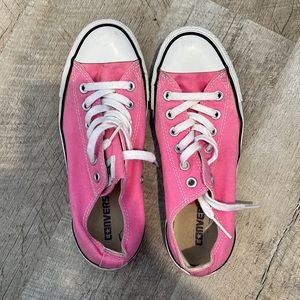 Pink Converse women’s size 7.5